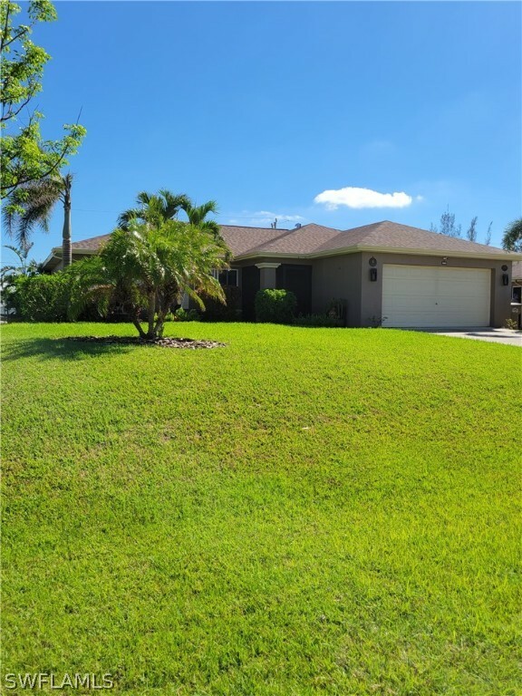 Property Photo: 1113 SW 9th Avenue FL 33991