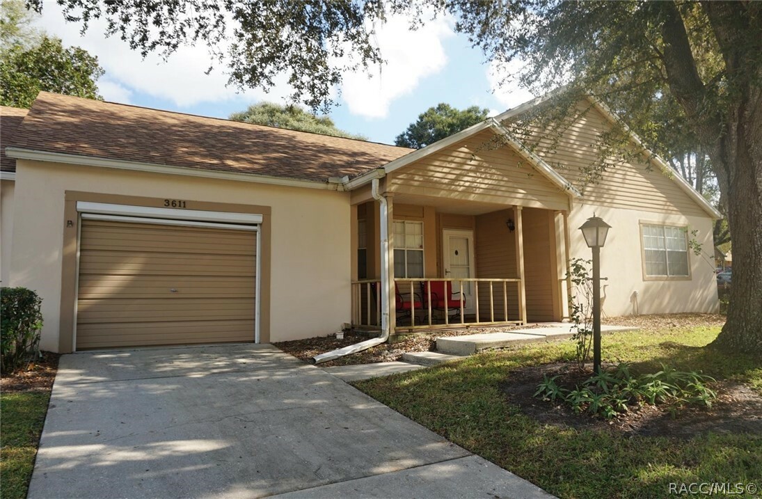 Property Photo:  3611 N Laurelwood Loop  FL 34465 