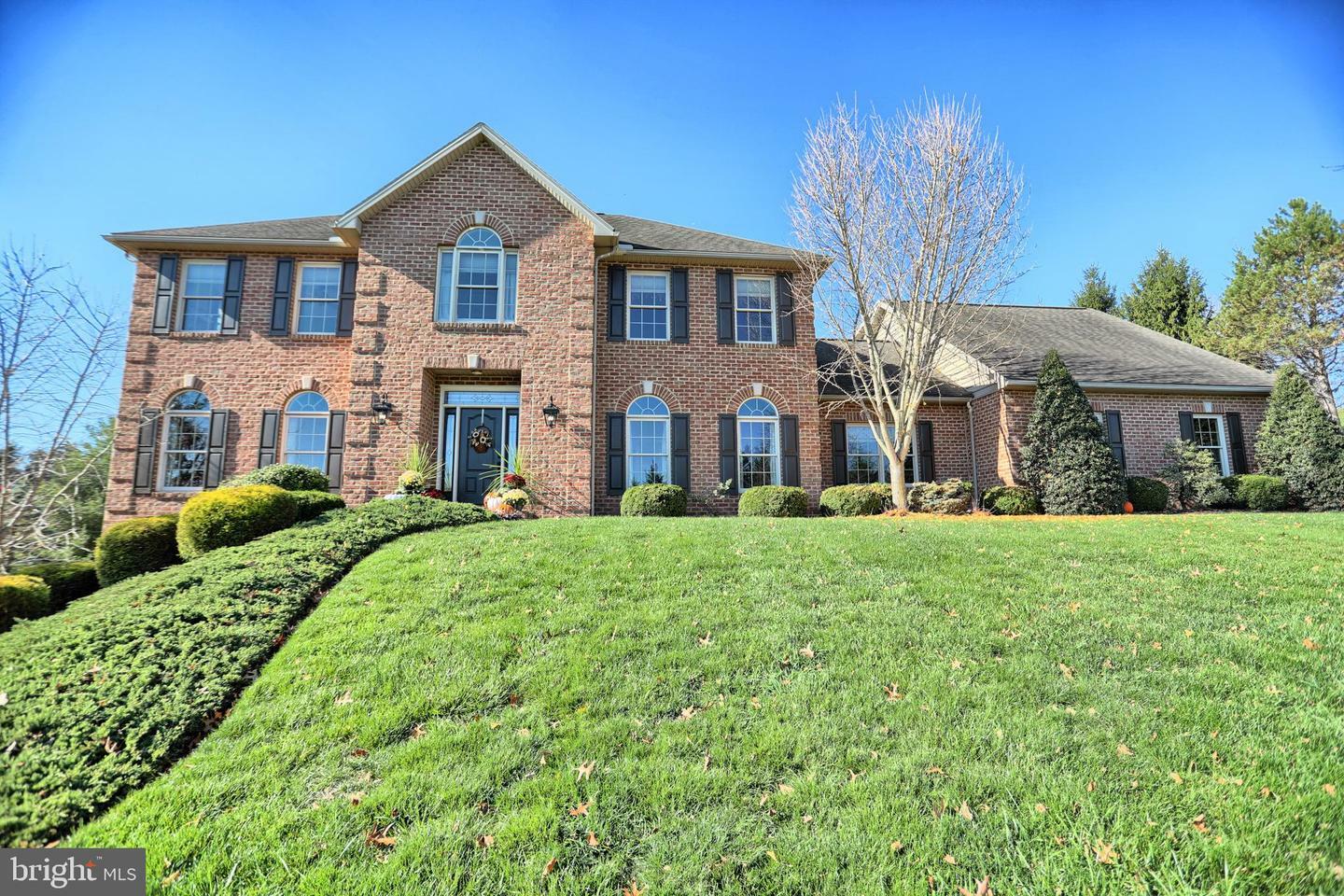 Property Photo: 1606 Fox Hollow Road PA 17055