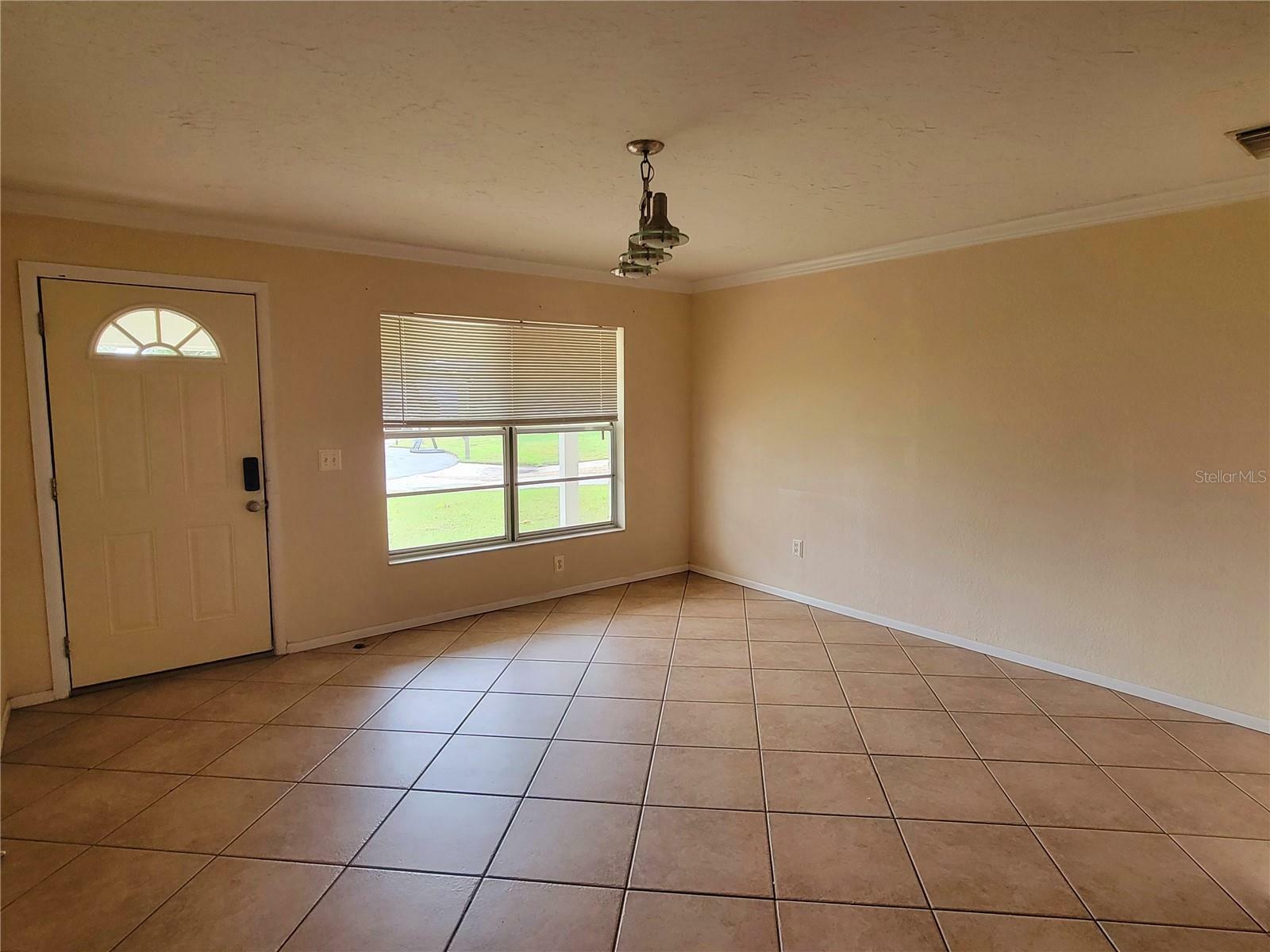 Property Photo: 110 Balboa Court FL 32773