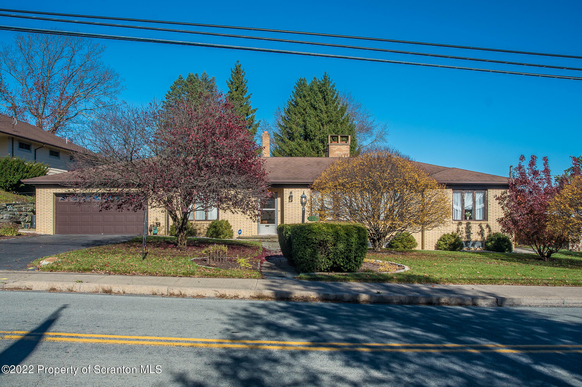 Property Photo:  142 Fallbrook Street  PA 18407 