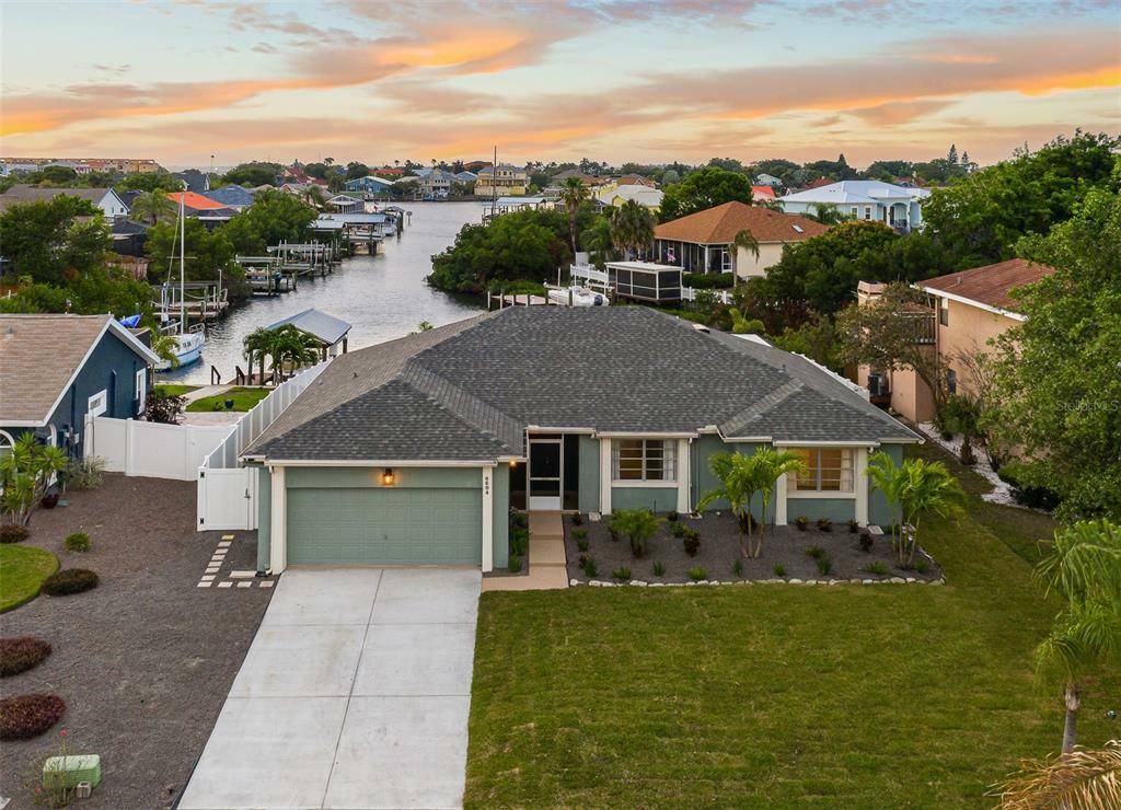 Property Photo:  6604 Dolphin Cove Drive  FL 33572 