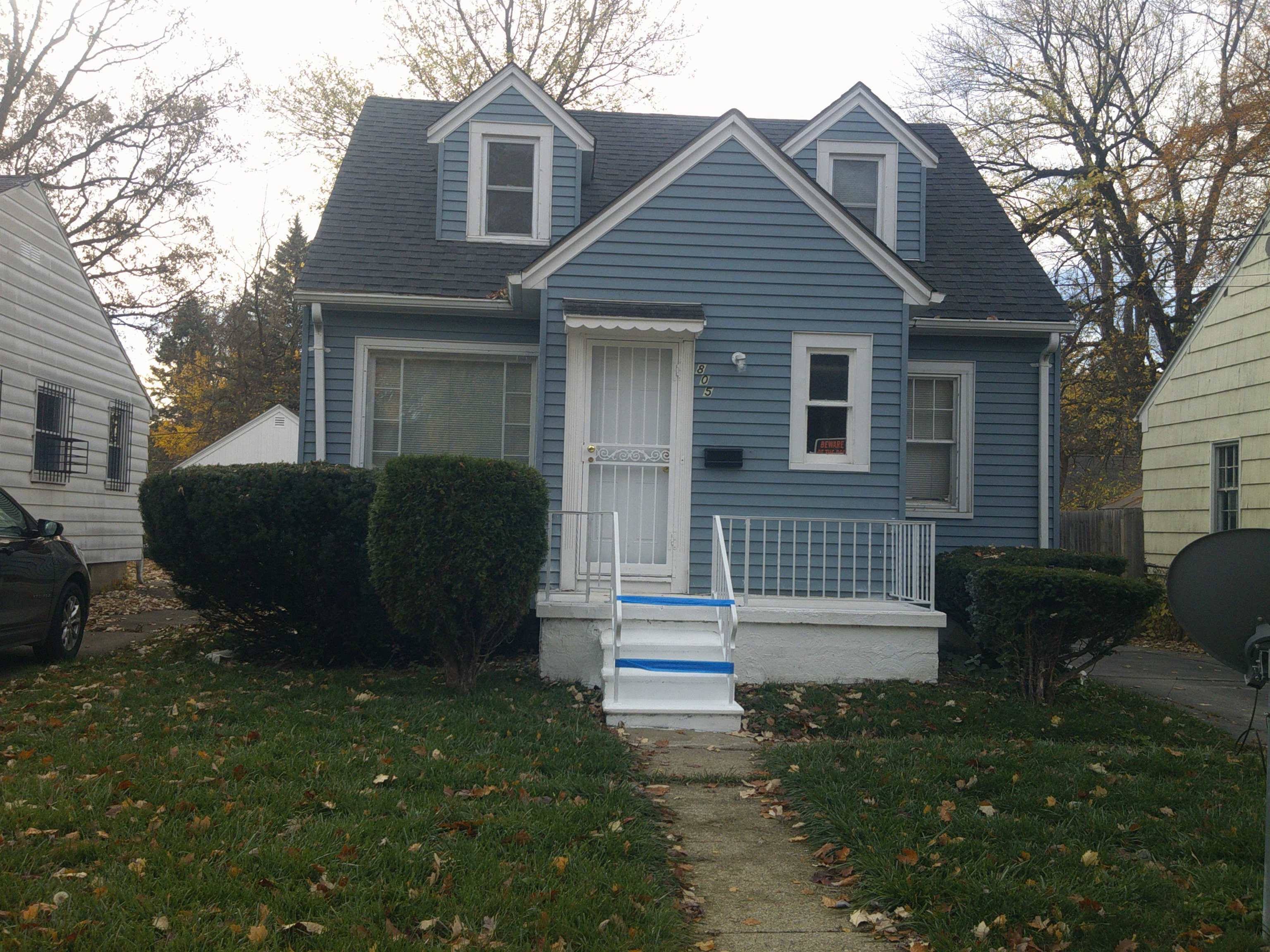 Property Photo:  805 W Genesee Street  MI 48504 