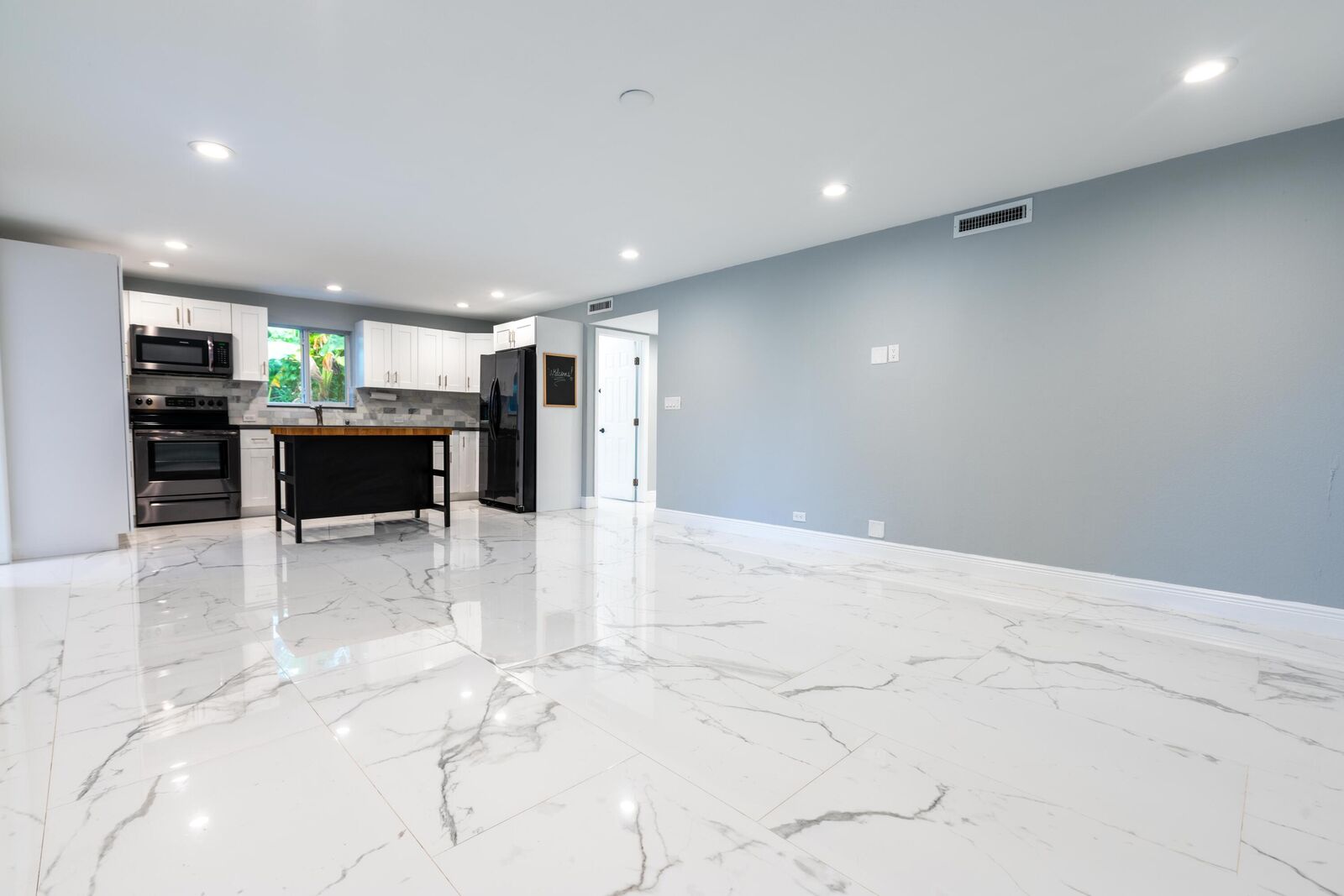 Property Photo:  11 Judy Place  FL 33037 