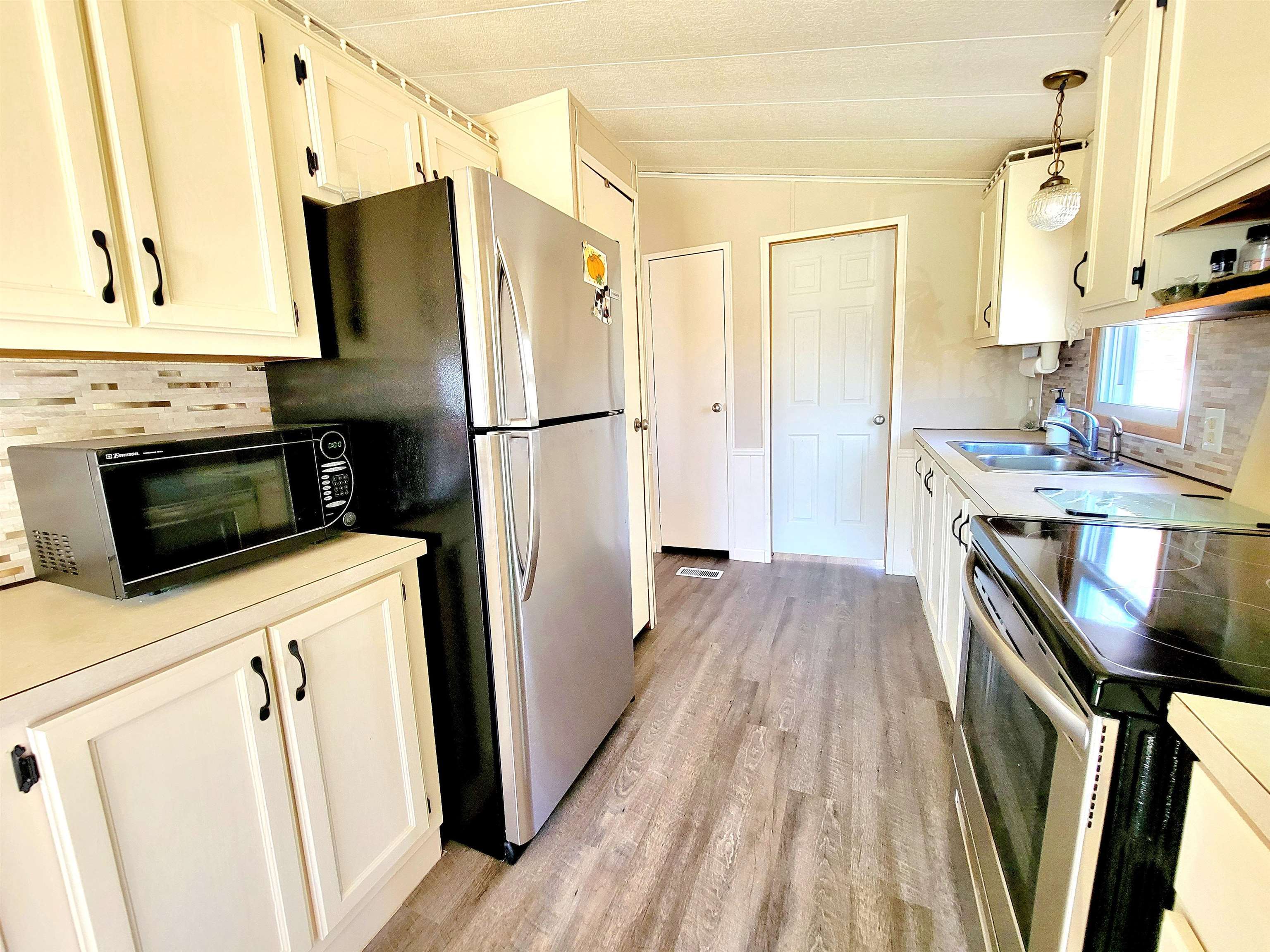 Property Photo: 22 Agent Road NH 03077