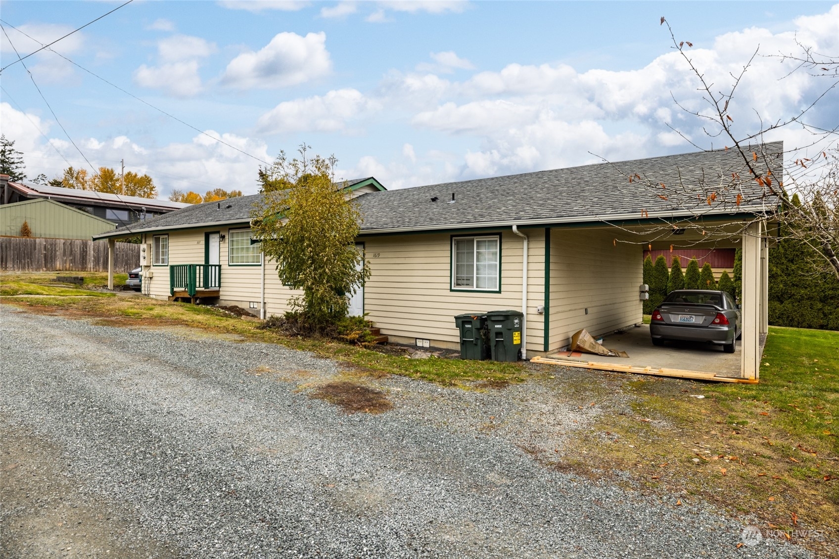 Property Photo:  1617 Alabama Street  WA 98226 