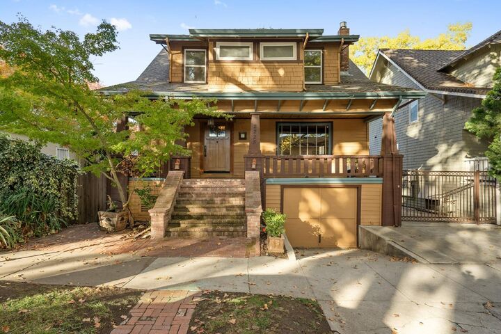 2225 T Street  Sacramento CA 95816 photo
