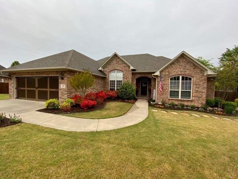 Property Photo:  100 Larkspur Court  AR 72802