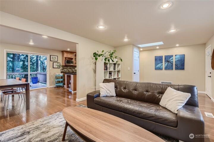 Property Photo:  7129 188th Place SW  WA 98036 