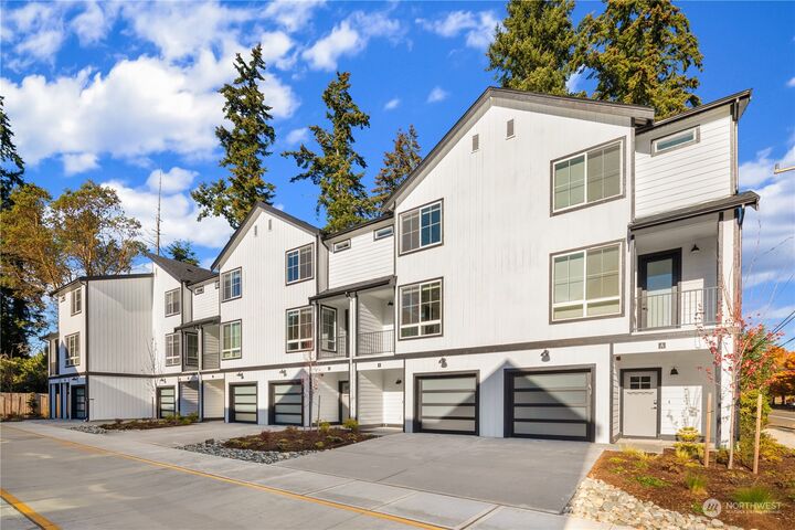 18527 1st Avenue NE B  Shoreline WA 98155 photo