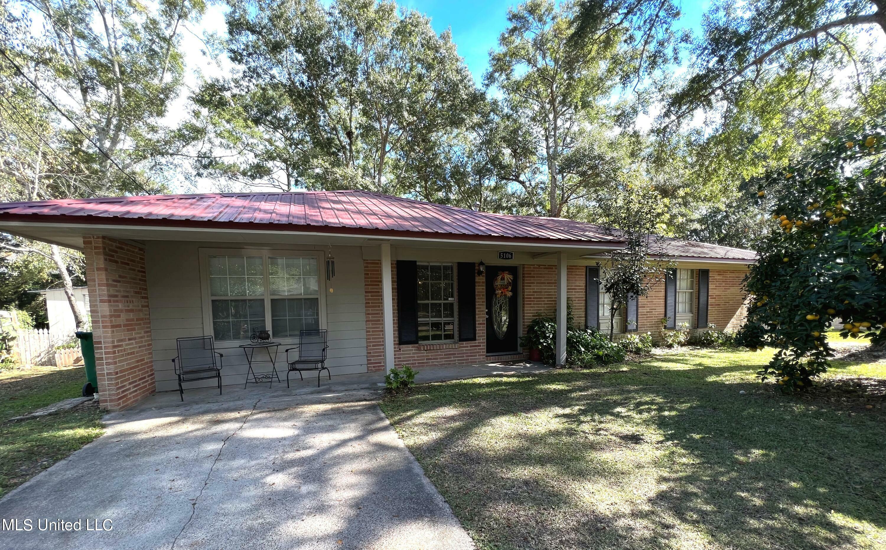 Property Photo:  5106 Center Drive  MS 39563 