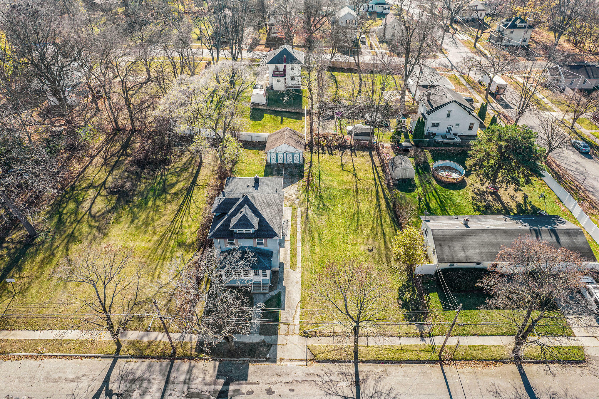 Property Photo:  213 E High Street  MI 49203 