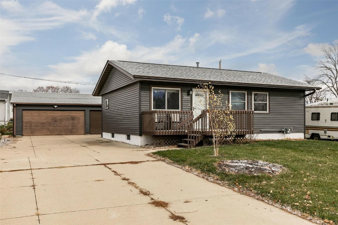 Property Photo:  4960 Harbet Avenue NW  IA 52405 