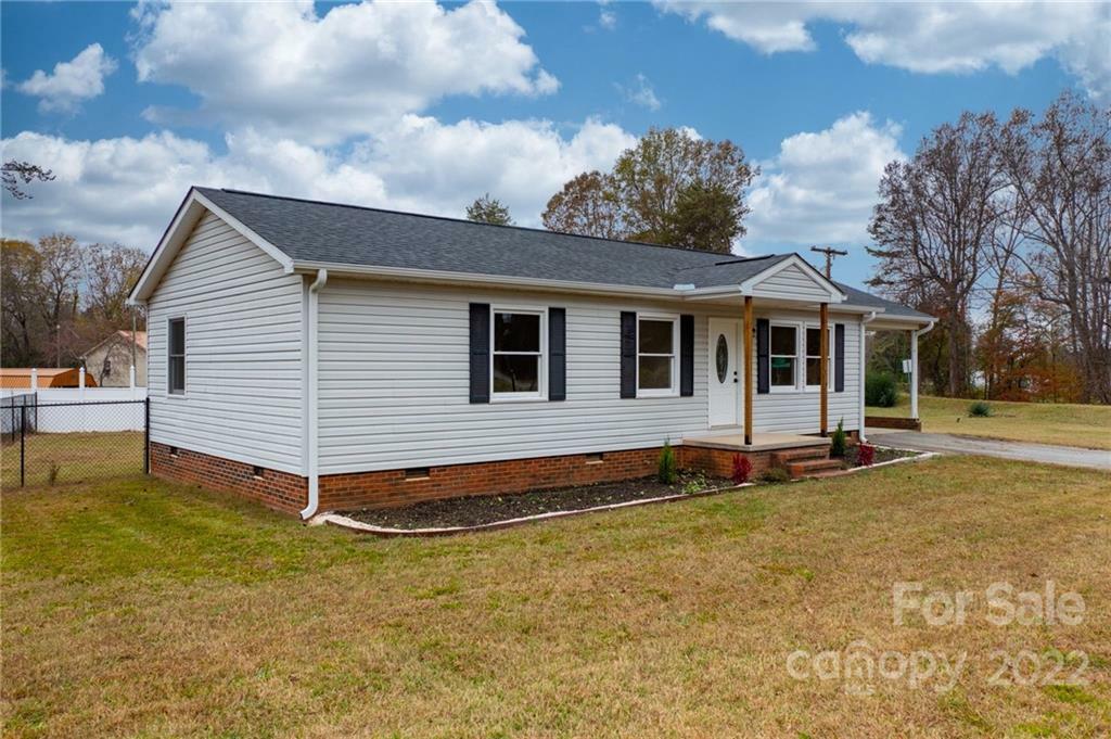 Property Photo:  2363 Edna Street  NC 28609 