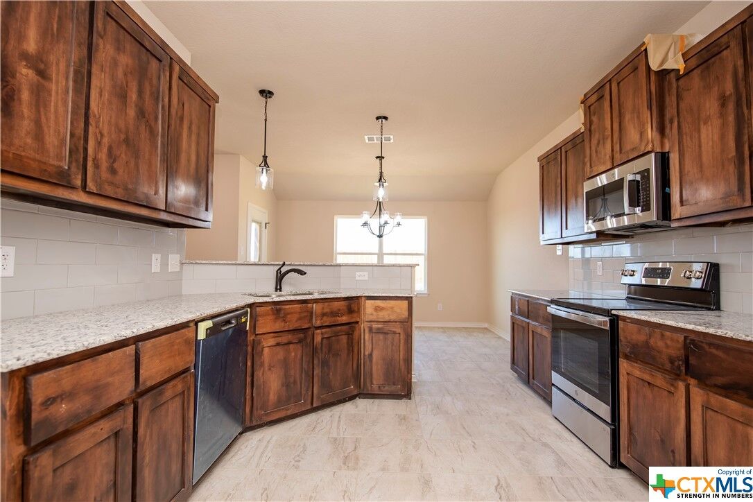 Property Photo:  4904 Charles Loop  TX 76542 