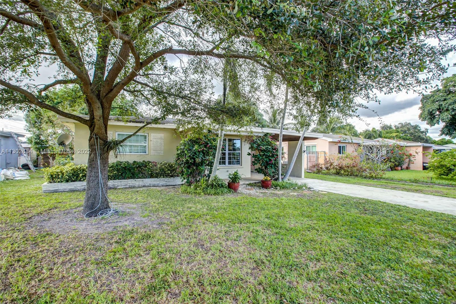 Property Photo:  2310 N 58th Ter  FL 33021 