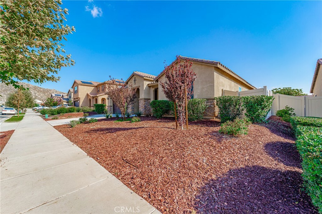Property Photo:  569 Pooish Avenue  CA 92582 