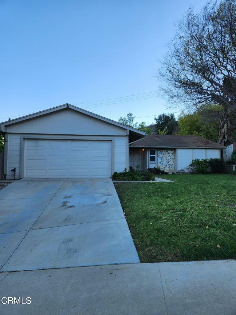 Property Photo:  20 Robbins Court  CA 93065 