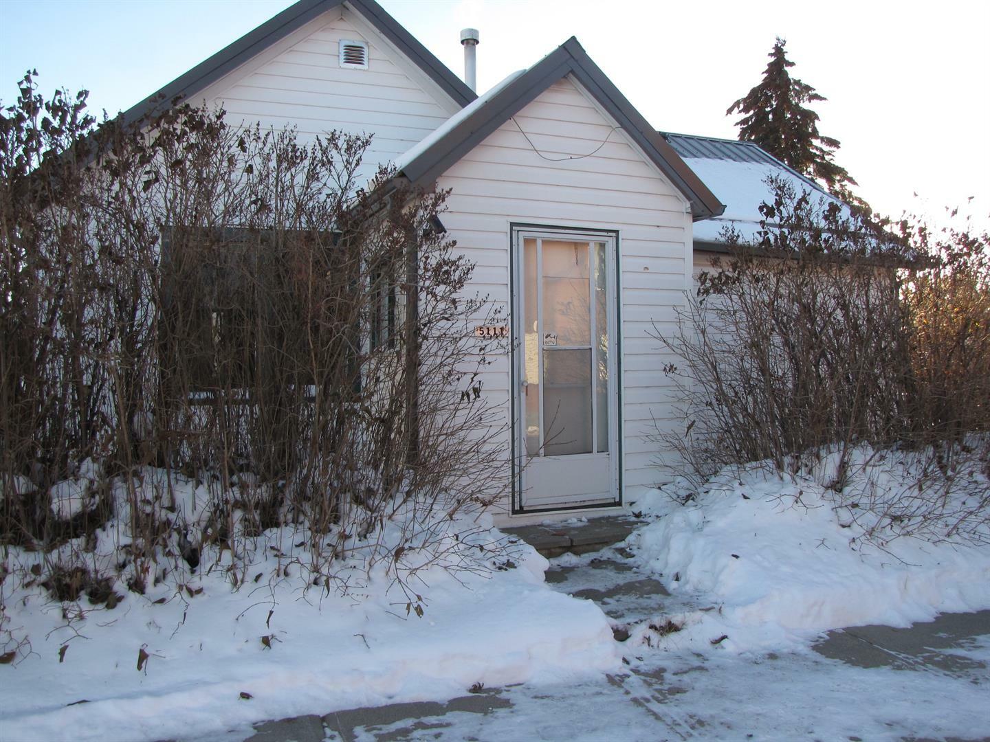 5111 49 Street  Innisfail AB T4G1L9 photo