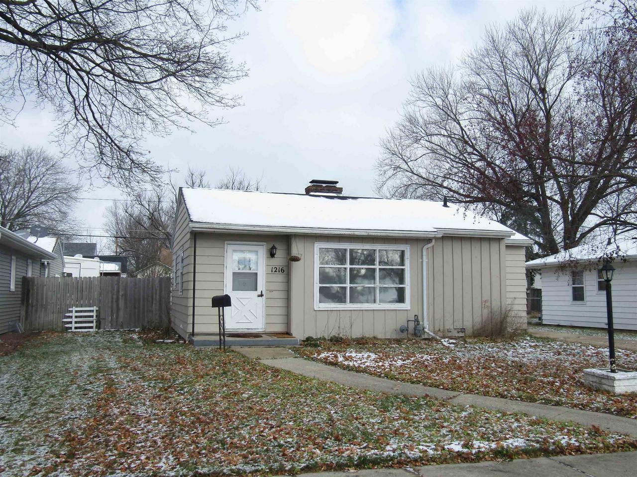 Property Photo:  1216 Lapham St  WI 53546 