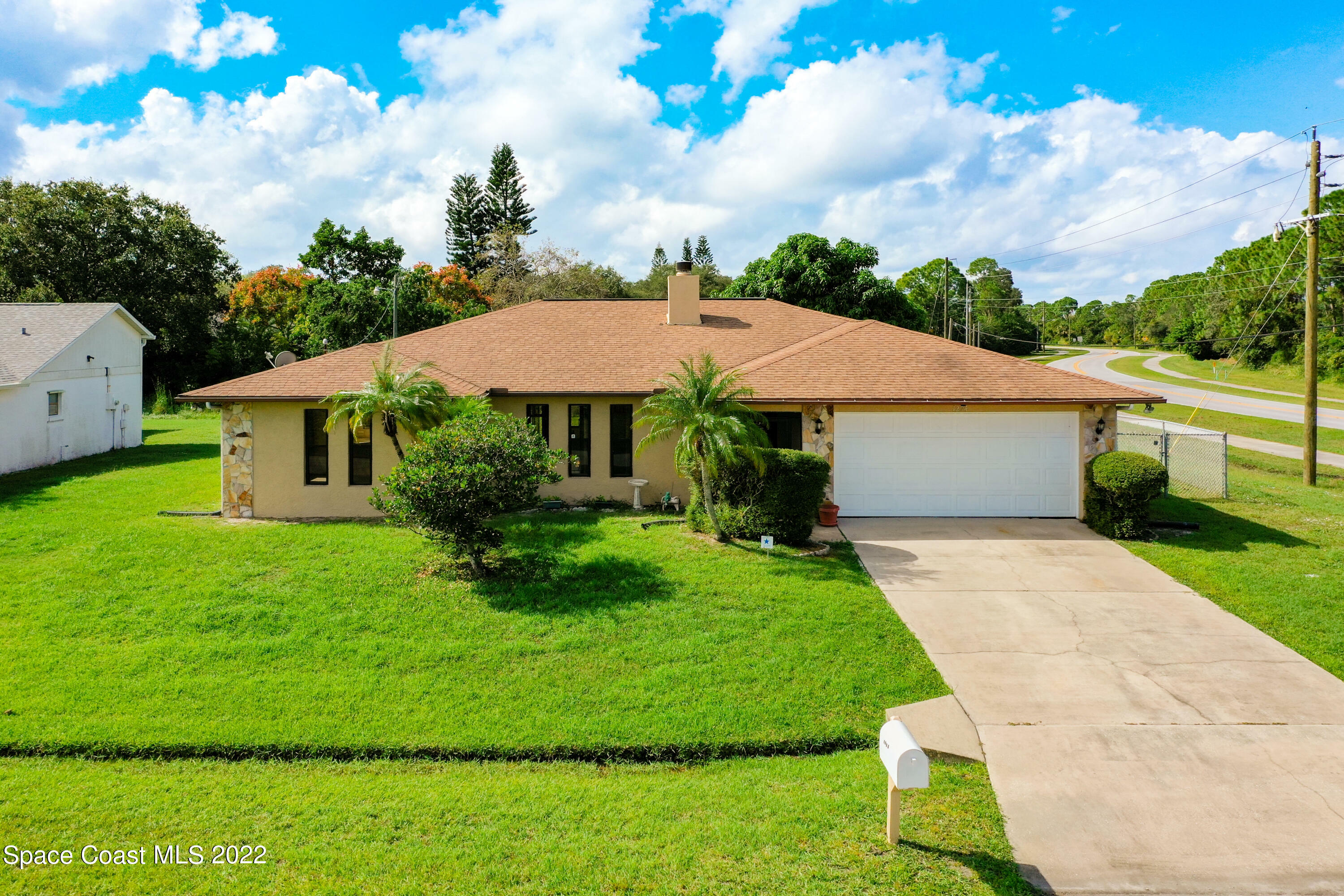 Property Photo:  1294 Jenkin Avenue NE  FL 32907 