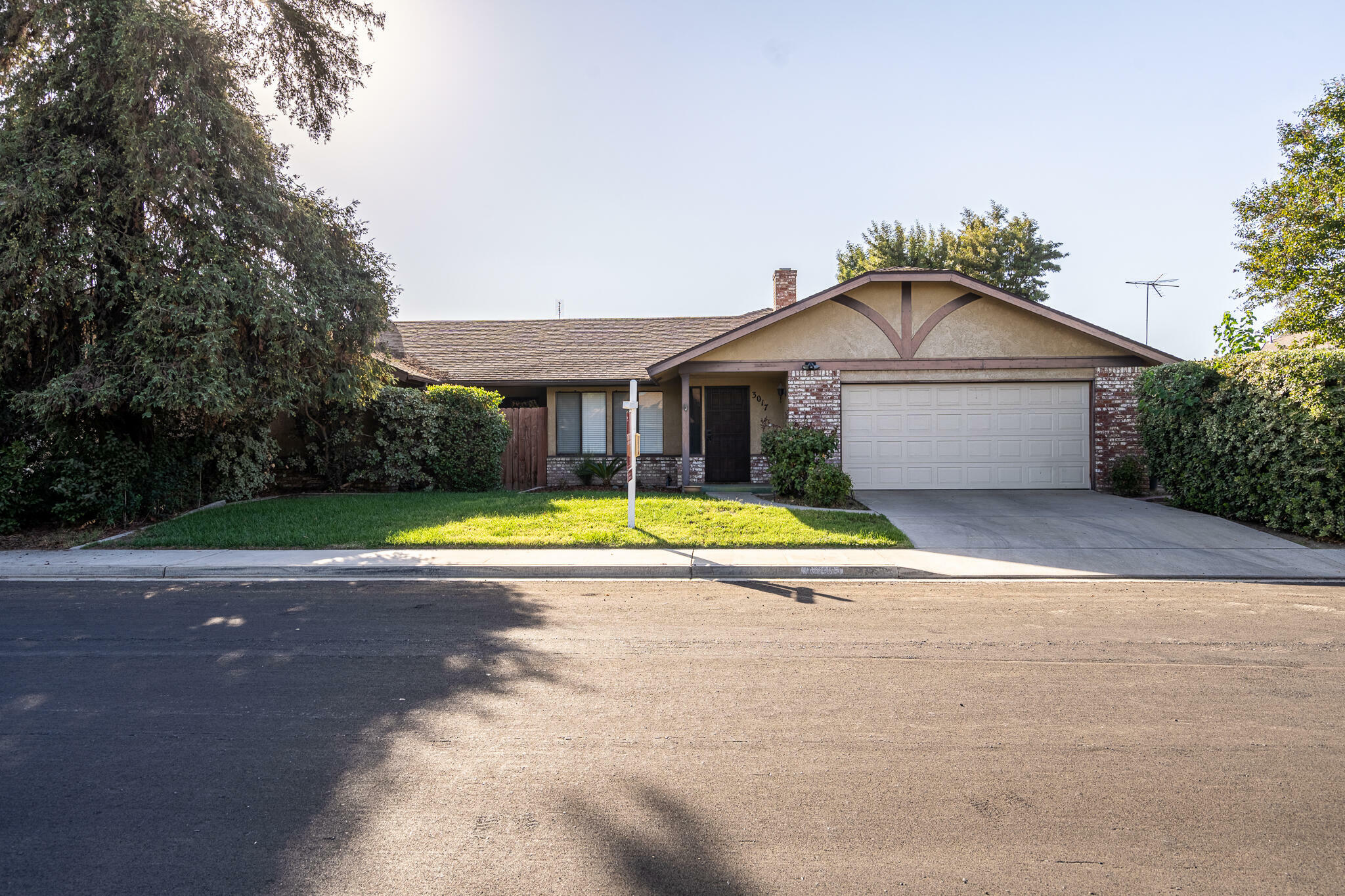 Property Photo:  3017 S Fontana Street  CA 93277 