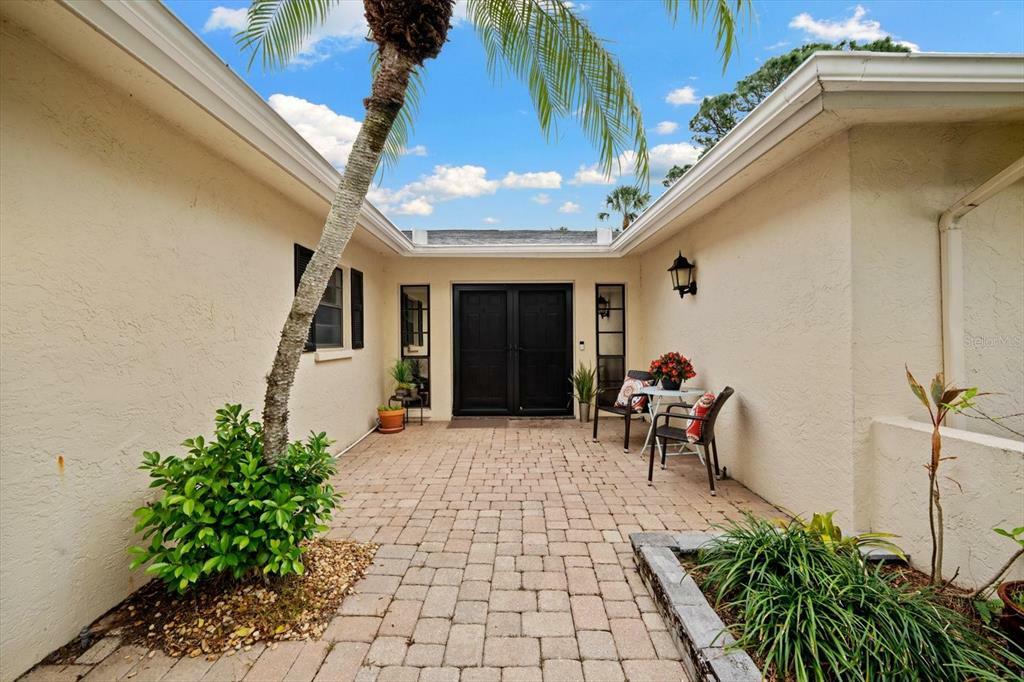 Property Photo:  7113 Fairway Bend Circle  FL 34243 