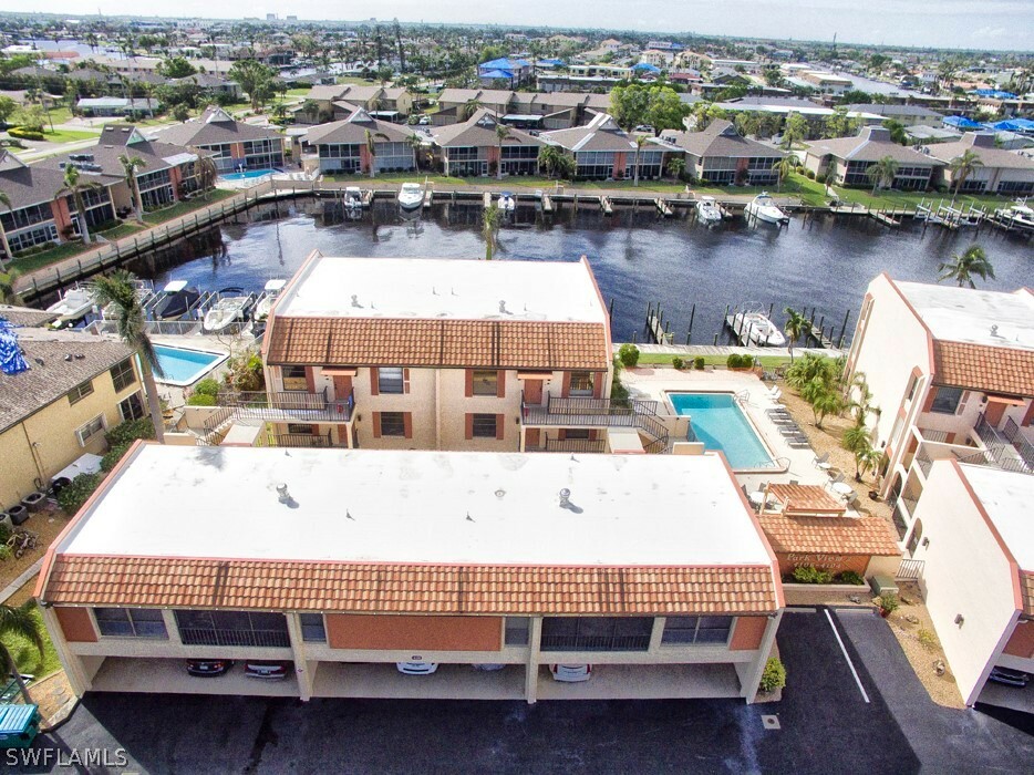 Property Photo: 4106 SE 20th Place D2 FL 33904