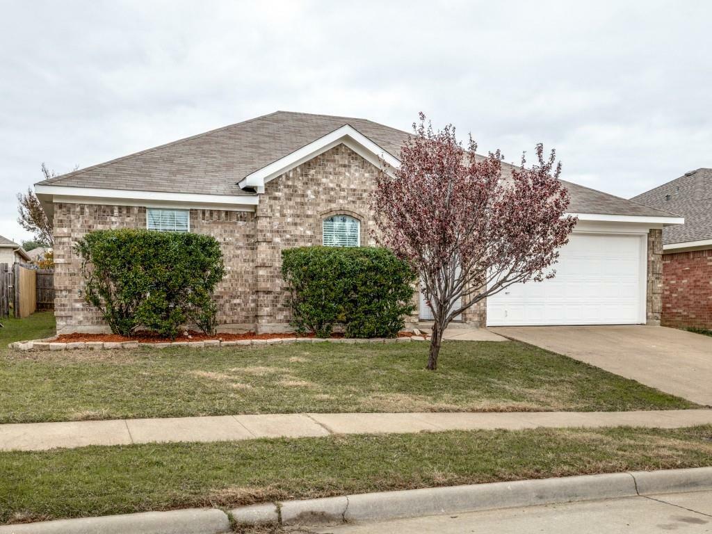 Property Photo:  333 McMurtry Drive  TX 76002 