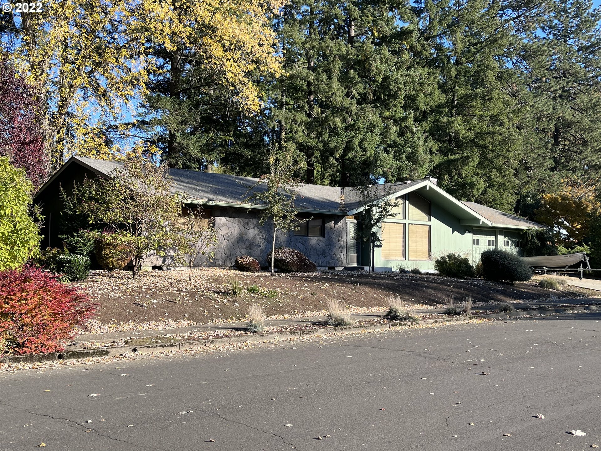Property Photo:  7450 SW 136th Ave  OR 97008 