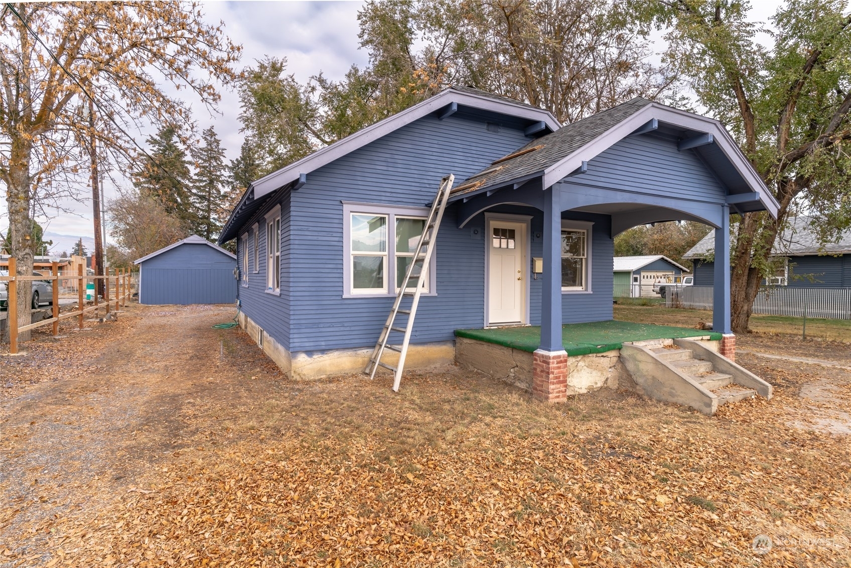 Property Photo:  938 Cherry Street  WA 98801 