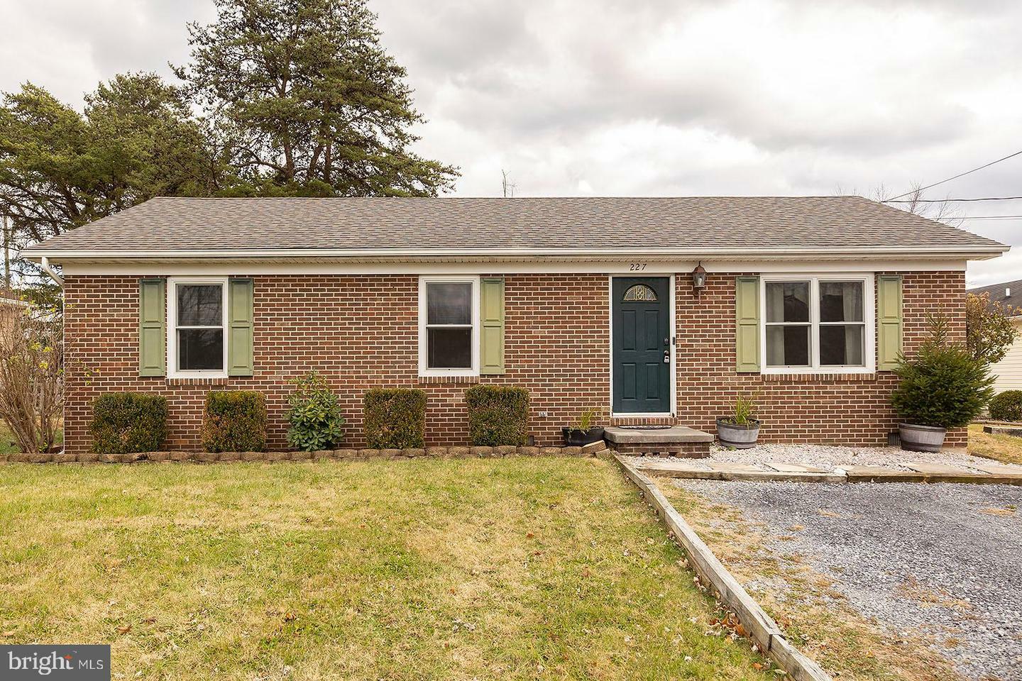 Property Photo: 227 Broad Avenue VA 22602