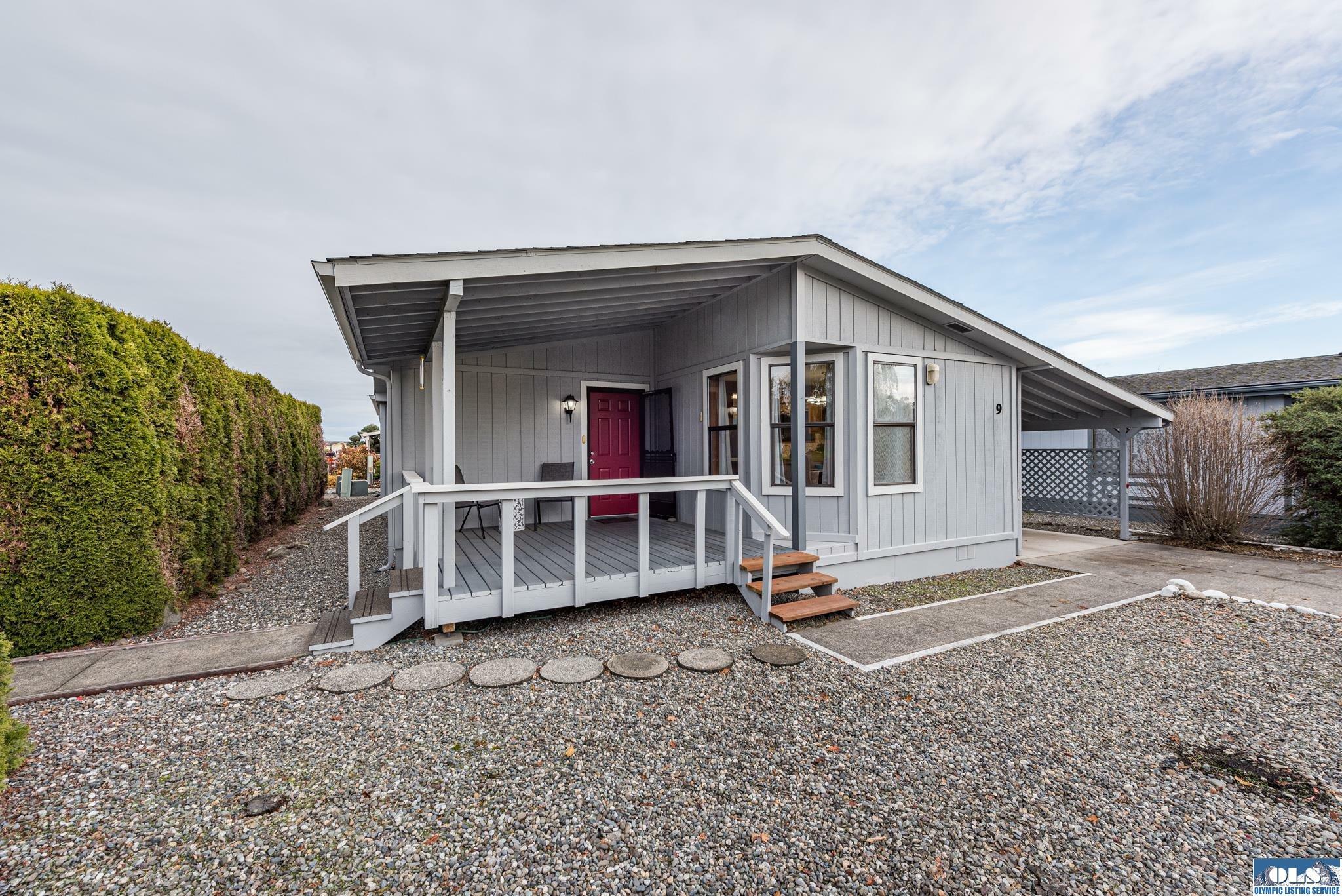 Property Photo: 325 N Fifth Ave #9 WA 98382