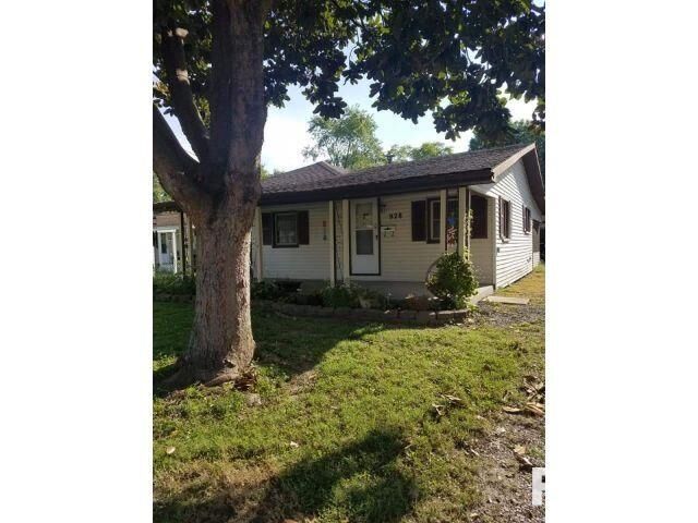 Property Photo:  928 N 7th Street  IL 62966 