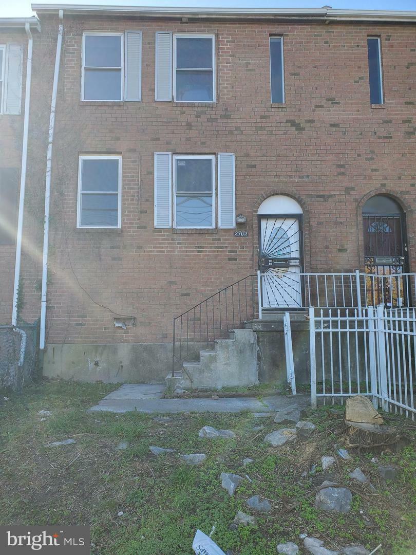 Property Photo:  2702 Island Avenue  PA 19153 