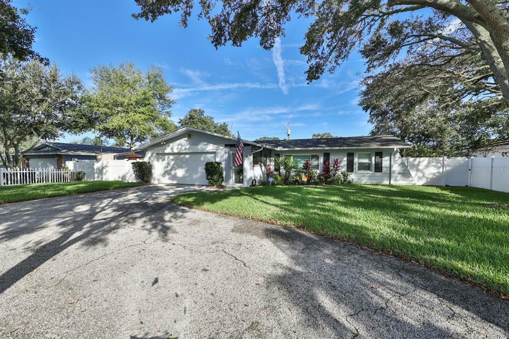 Property Photo:  1646 Sunset Point Road  FL 33755 