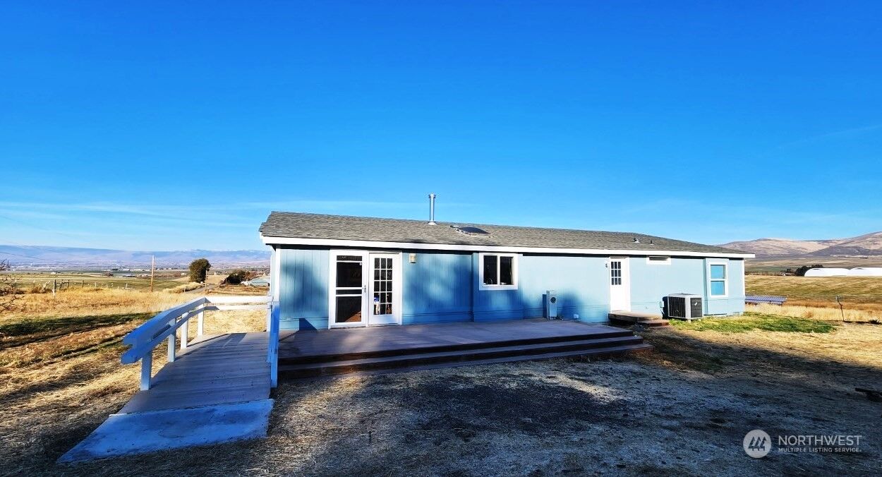 Property Photo:  1340 Katen Road  WA 98926 