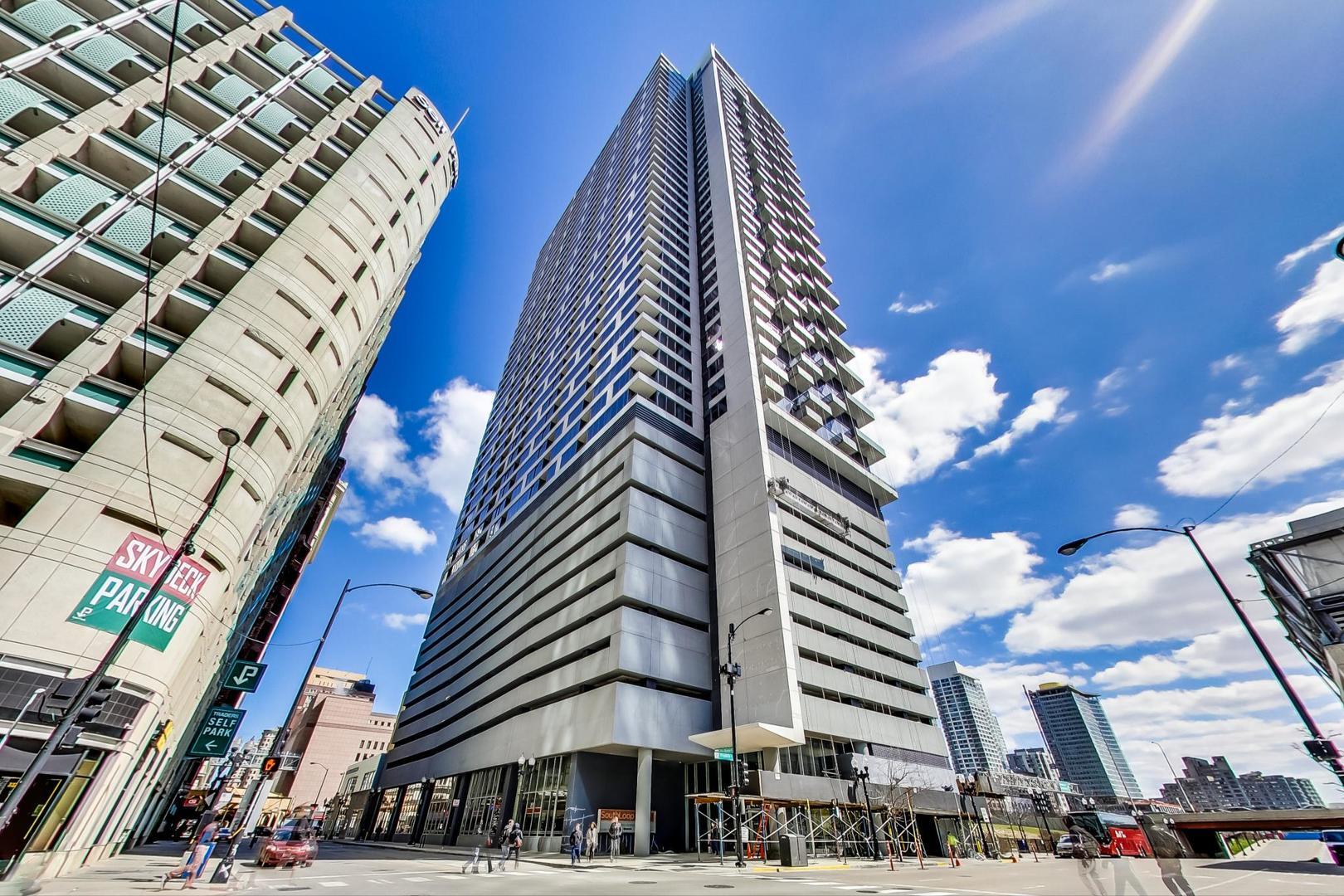 Property Photo: 235 W Van Buren Street 1418 IL 60607