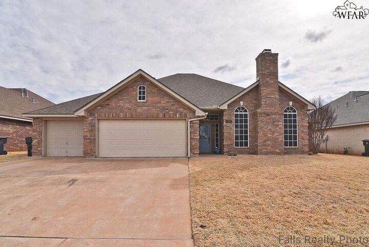 4813 Whisper Wind Drive  Wichita Falls TX 76310 photo