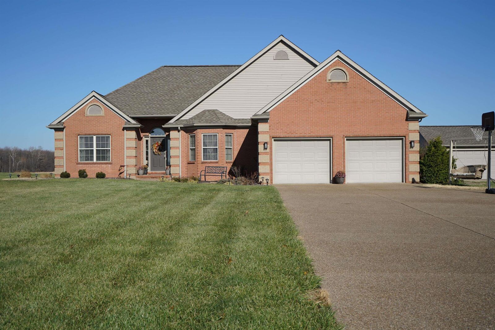 Property Photo: 2272 E Presley Lane IN 47639