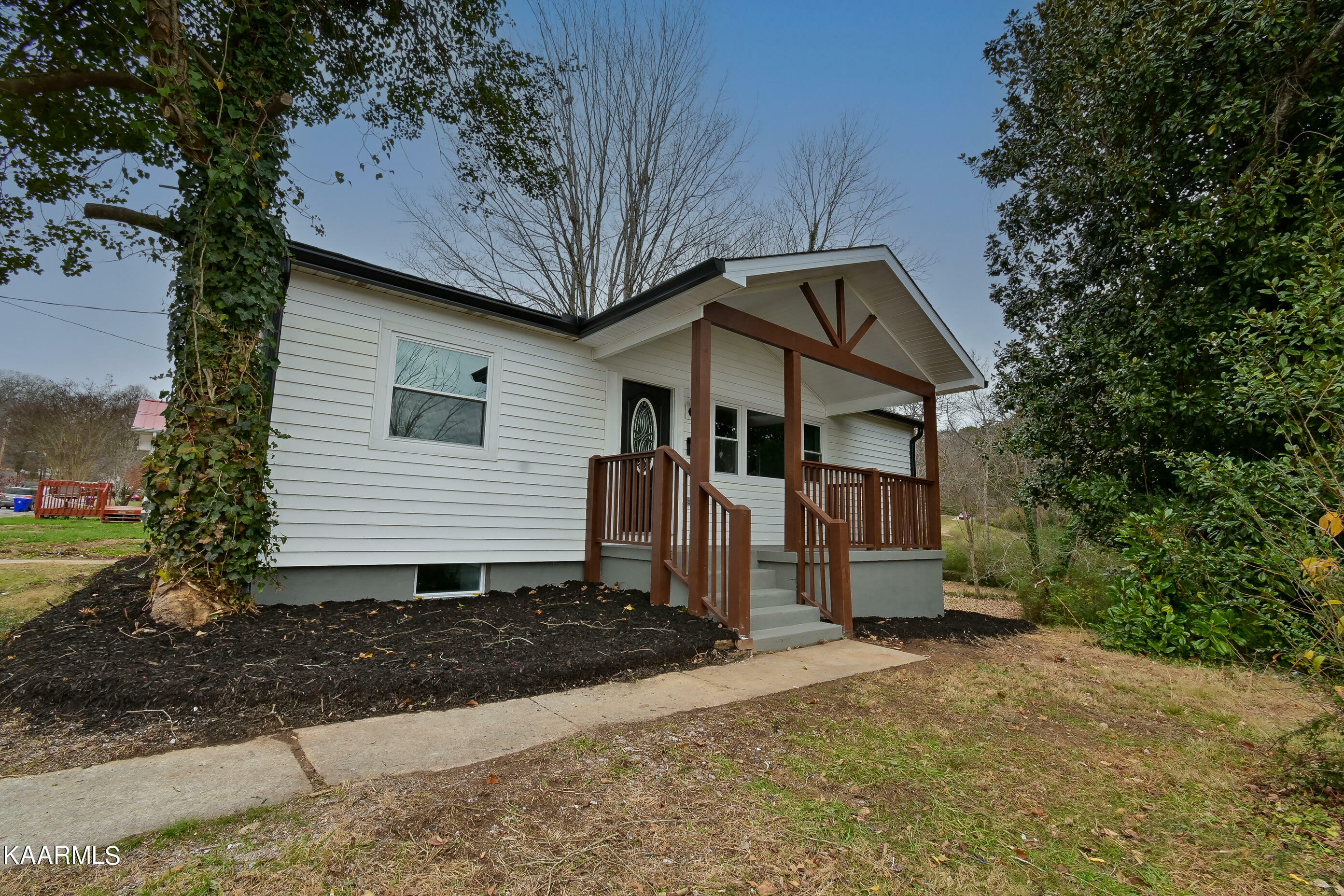 Property Photo:  165 N Alabama Rd  TN 37830 