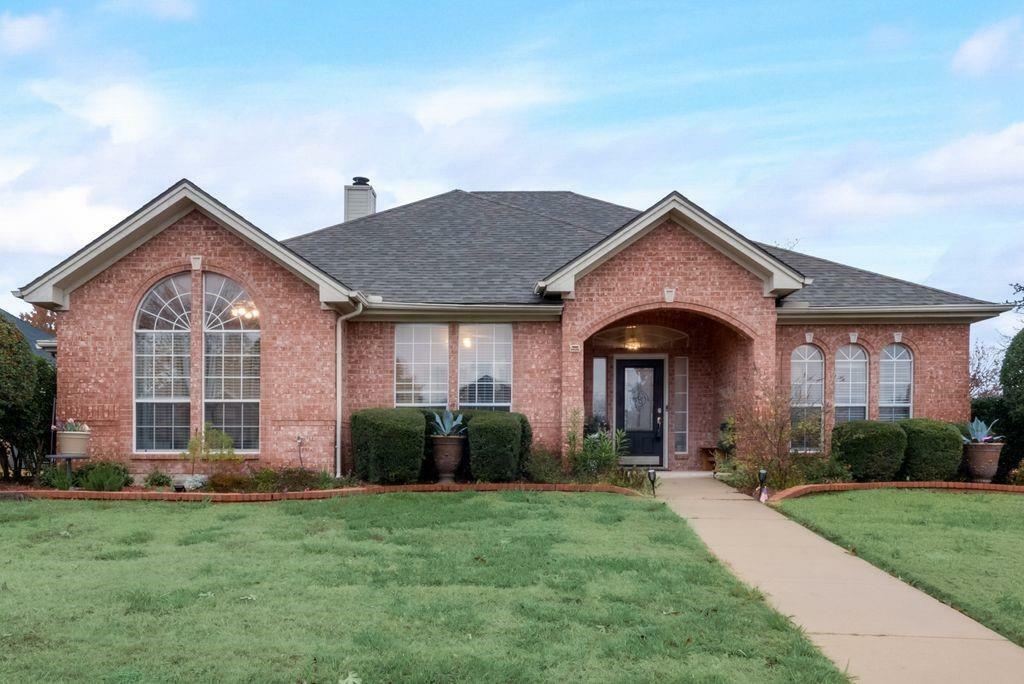 Property Photo:  2021 Chrisman Trail  TX 76063 