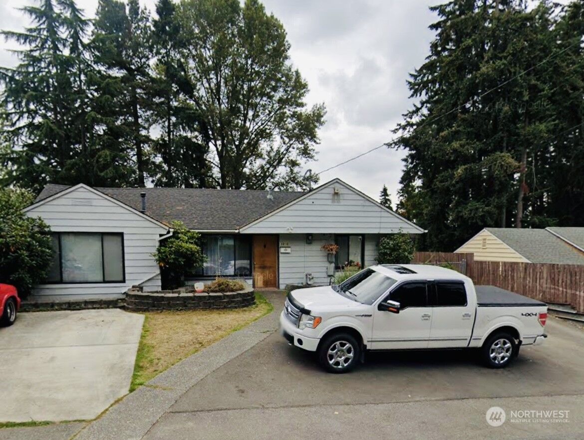 Property Photo:  5810 237th Street SW  WA 98043 