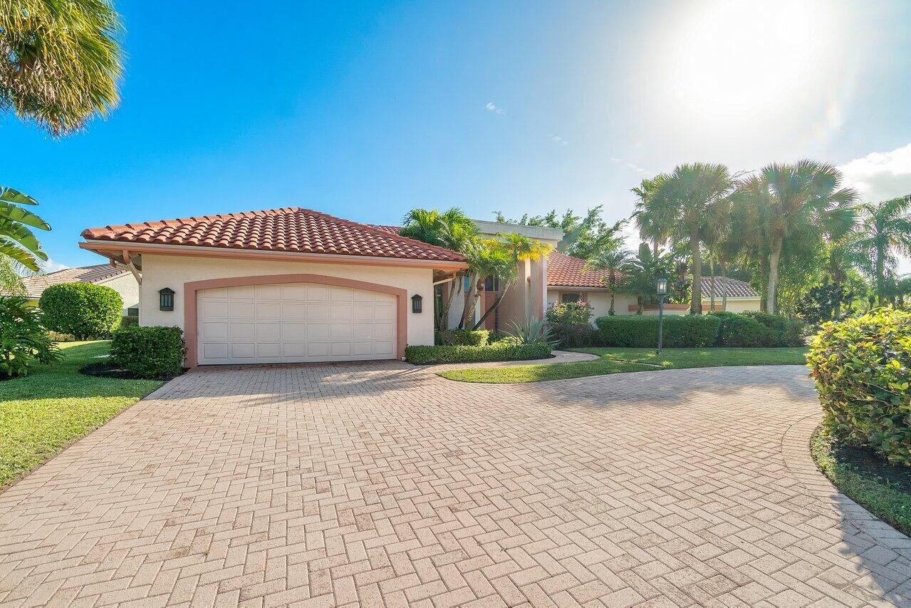 Property Photo:  17840 Southwick Way  FL 33498 