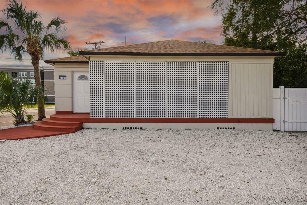 Property Photo:  2402 W Cypress Street  FL 33609 