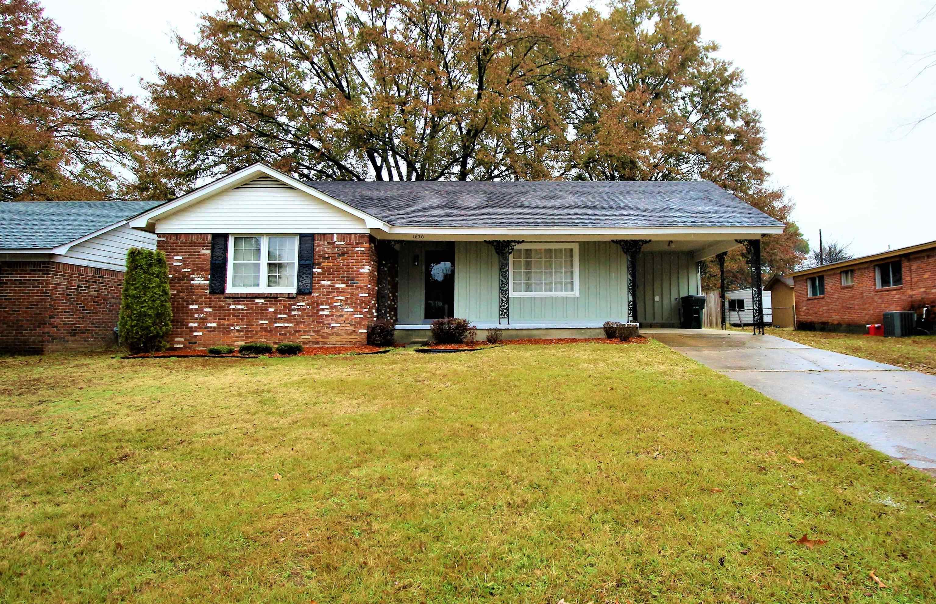 1676 Colonial Hills Dr  Southaven MS 38671 photo