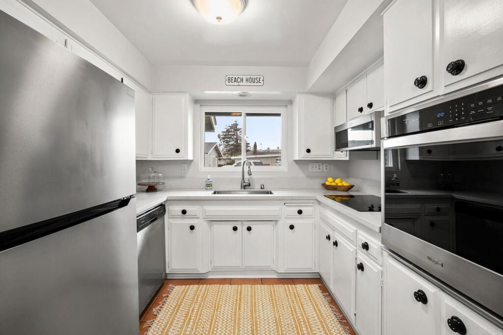 Property Photo:  3615 Vista Bella 14  CA 92057 