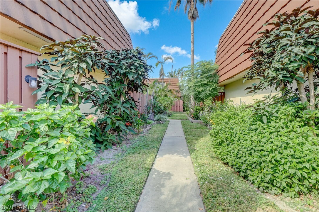 Property Photo: 5233 Cedarbend Drive 4 FL 33919