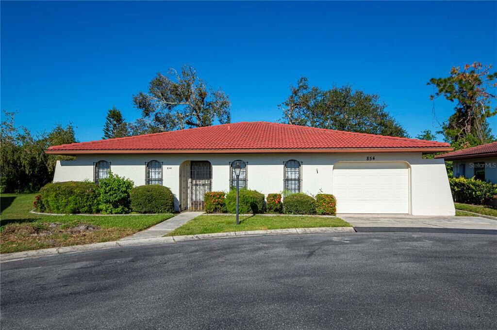 Property Photo: 854 Senda Plata 22 FL 34293