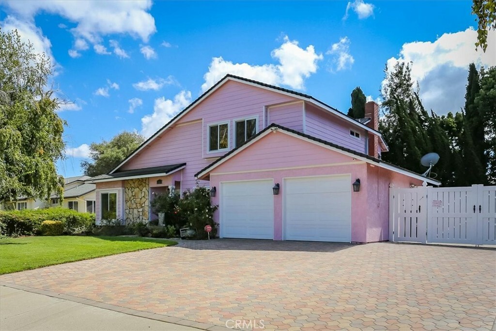 Property Photo:  720 Via Vista Verde  CA 93455 